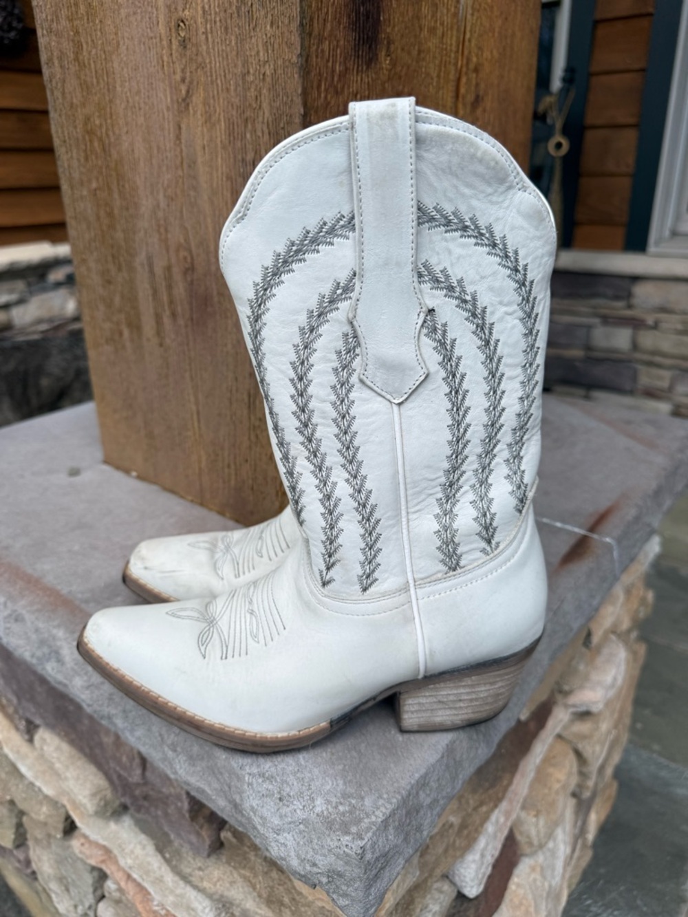 White Embroidered Leather Cowboy Boots